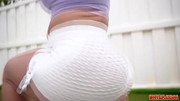 Personal coach Peter Green joins Mellanie Monroes workout routine