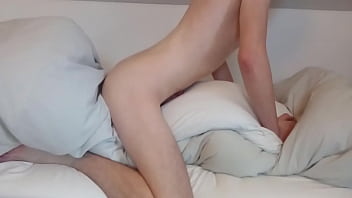 Edging pillow humping