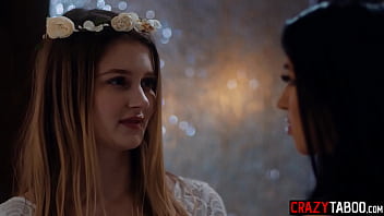 Lesbian Alex Coal soaked brides Bunny Colby pussy after she kissed her