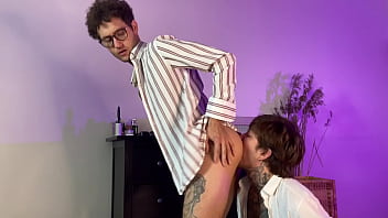 I Fuck a Guy in an Office Shirt without a Condom and Cum on his Face