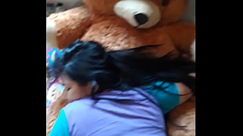 mi tio me folla duro se aprovecha que estoy sola