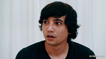 Chloe Cherry and Sheena Ryder having dirty family threesome