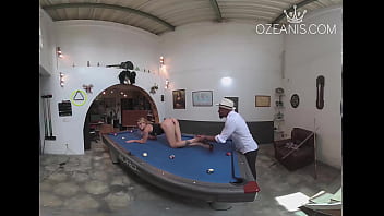 Clases de billar interracial a una rubia  con (astrid gomez)