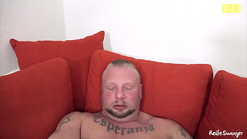 REIFE SWINGER - Horny Guy Call For His Girl To Come And Fuck