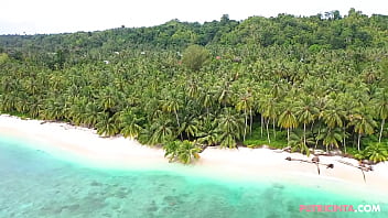 Putri Cinta in '_Palm Beach'_