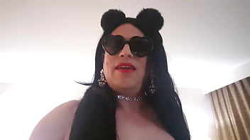 Saying Hi From A Hotel Room In Hawaii