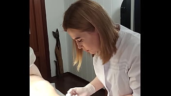 Video tutorial on what to do for a depilation master with Spontaneous ejaculation while trimming. SugarNadya show that the penis must be held tight and not released until the very last spray