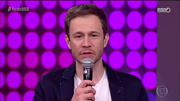 o come&ccedil_o com um grande irm&atilde_o de 21