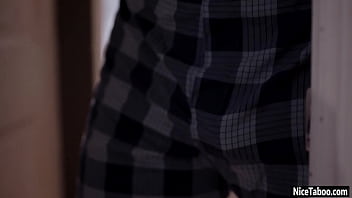 Dirty stepdad fucks hot stepdaughter Jojo Kiss and he enjoyed her tight pussy