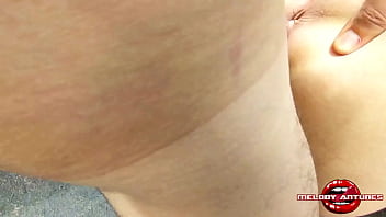 DEIXEI MEU AMIGO PAUZUDO ARROMBAR O MEU CUZINHO SEM CAMISINHA NA PRAIA! ANAL SEX AT THE BEACH IN BRAZIL! | COMPLETO XRED | MELODY ANTUNES |