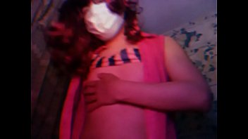 Tranny cachonda disfrutando de un dildo - Sexy Maddy