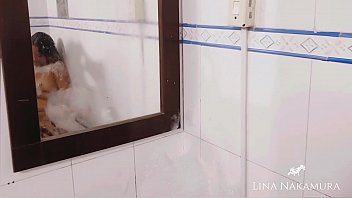 CAIU NA REDE JAPINHA SAFADA CHUPANDO SUA TIA NA BANHEIRA - LINA NAKAMURA, PATI BUMBUM, EL TORO DE ORO