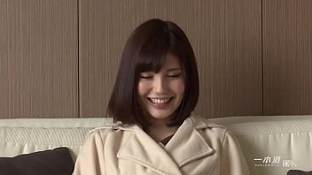 和製アン○ェリーナ・○ョリーと言っても過言ではない唇美人、有賀ゆあちゃんが「モデルコレクション」に登場！ 1