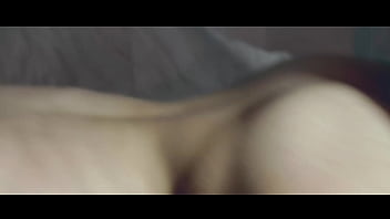 El fetiche de la dominaci&oacute_n. Me follo a esta chica atada de pies y manos, y me corro en su boca. Ella es una sumisa que se pone muy cachonda cuando la follo.