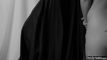 Woman takes an alternative insemination