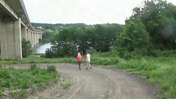 Jarushka Ross scopata dalla guida turistica