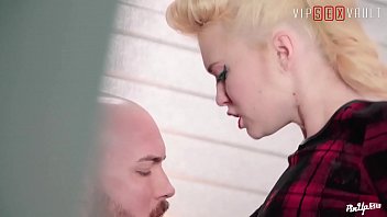 VIP SEX VAULT - Pin Up Polish Babe Misha Cross Fucks With BF In Garage