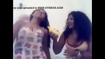 بنات متناكة بتهزر مع بعض و كلام يهيج - سكس عربي