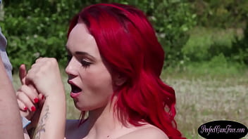 Busty jessica rabbit lookalike blows dick