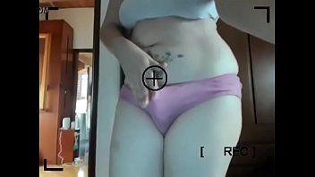 La tua ragazza futanari vuole metterti nel culo questo enorme dildo e farti godere