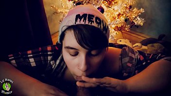 Sucking on daddy'_s little DICK on Christmas Eve *FULL Version on Xvideos RED*