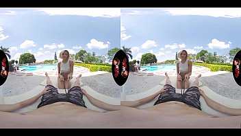 VRLatina.com - Veronica Leal 5K Poolside Fuck VR