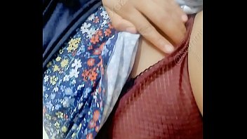 Relato erotico: A solas con sof&iacute_a