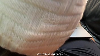 Camila me la chupa durante el partido...