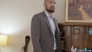 Couchsurfing thief got caught and analyzed by homeowner