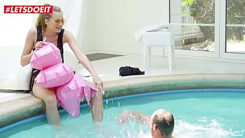 Beautiful Czech teen (Stacy Cruz) enjoys poolside fuck with stranger