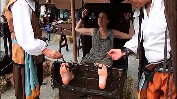 candid feet at the faire teenfeet.ca
