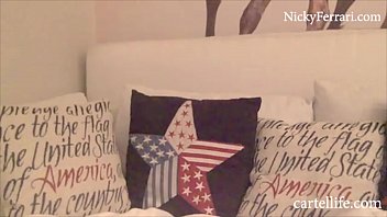 Nicky Ferrari Puta Mexicana exibiendose en publico webcam