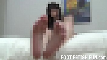 You love worshiping my pretty feet
