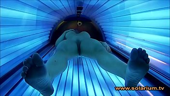 Solarium cam beautiful woman masturbates on the solarium