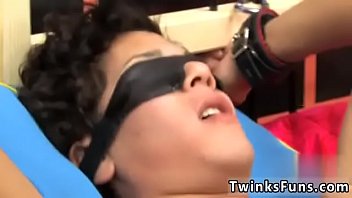 Gay male twink tubes first time Seth binds Felix up to the bedpost