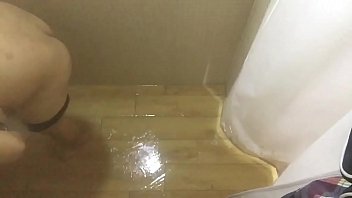 Sung sướng sau khi bơi - wanna fuk someone :-)