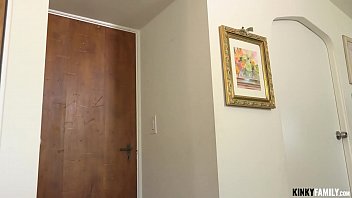Kinky Family - Facial for naughty stepsis Chloe Scott