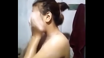 Khmer sex khmer girl shower ? បែកធ្លាយងូតទឹកស្រាត