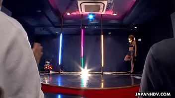 Stripper getting real hardcore on the dance floor