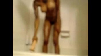 Hot Ebony Camgirl twerking and fucking herself on webcam