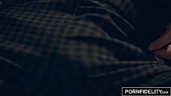 PORNFIDELITY - Riley Nixon Is All Business When It Comes To Fucking