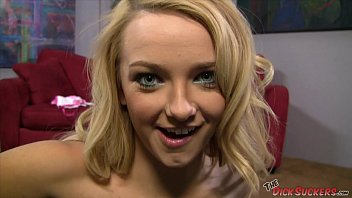 Petite Slut Carmen Callaway Suckoff
