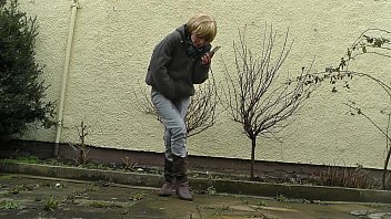 HD desperately waiting with full bladder, jeans wetting