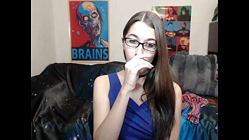 6cam.biz babe alexxxcoal flashing pussy on live webcam