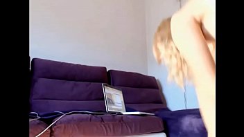 Hot Blonde Girl Squirting On Cam - XXXCams.tv