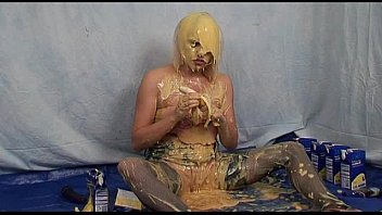 Sandie Caine sploshing