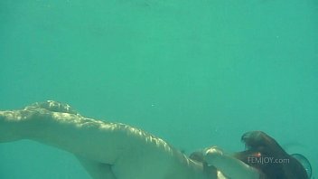 Perfect curves under water