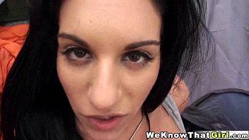 Outdoor Italian pussy Bella Reese 5