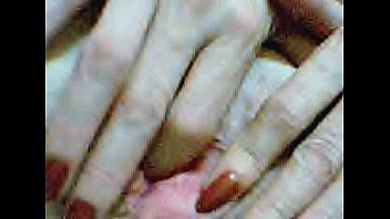 Filipina plays on webcam