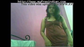 Babe Dropping Her Clothes indian desi indian cumshots arab - XVIDEOS.COM